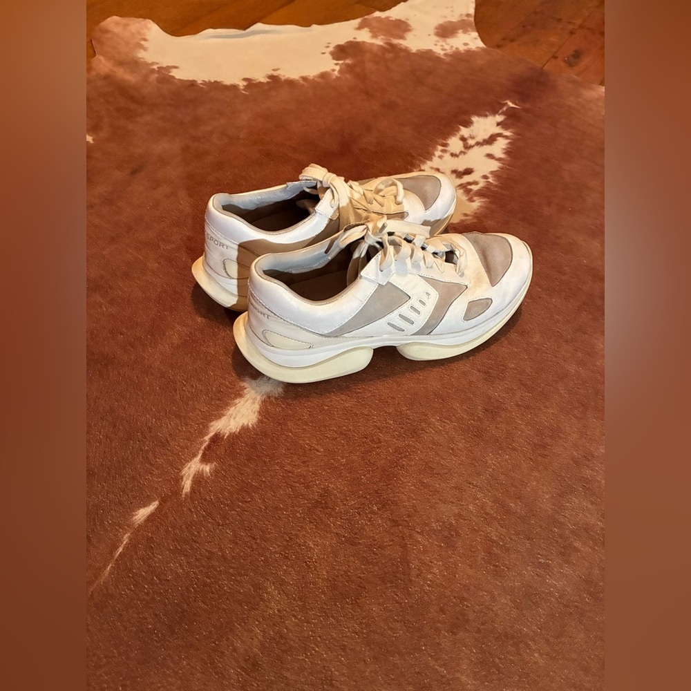 Tory Burch Sport tennis shoes 
size 7​
